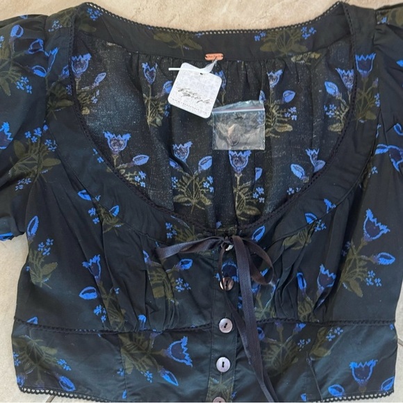 Free People Easy To Love Black Floral Crop Top Button - Picture 9 of 10